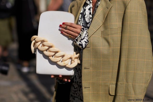 30 Expert Fashion Tips to Flaunt Your Summer Tan Back to School