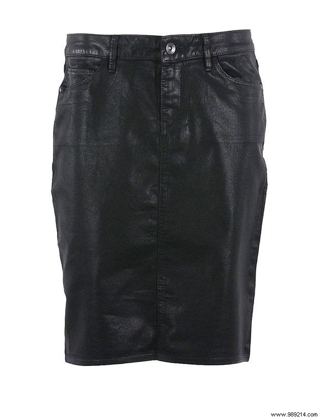 12 Chic Ways to Feel Sexy and Confident