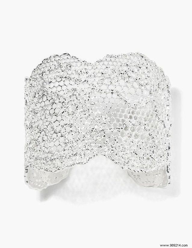 3 Expert Ways to Style White Bermuda Shorts for Any Occasion