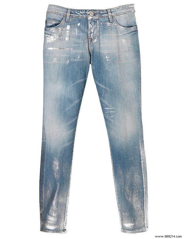 Jeans Therapy: Curated Denim Looks from Top Brands and Fashion Icons