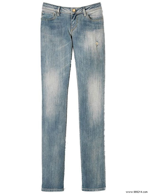 Jeans Therapy: Curated Denim Looks from Top Brands and Fashion Icons