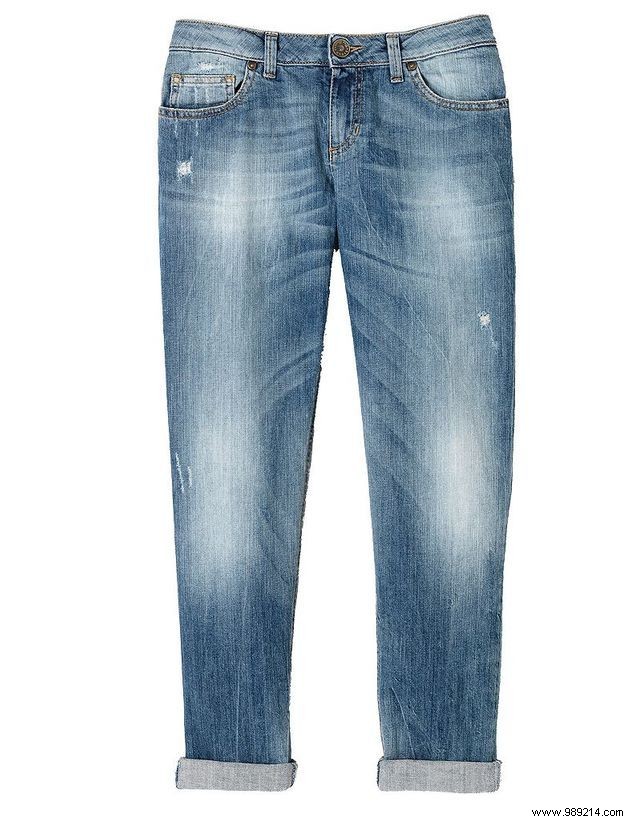 Jeans Therapy: Curated Denim Looks from Top Brands and Fashion Icons