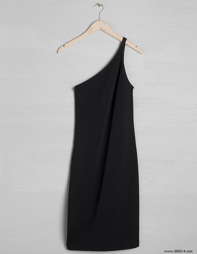 Runway Style Inspirations: British Classics, 80s Vibes, Grunge Edge, Plaid Boldness & Tati Charm from Moschino, Paul & Joe, Saint Laurent, Castelbajac & Céline