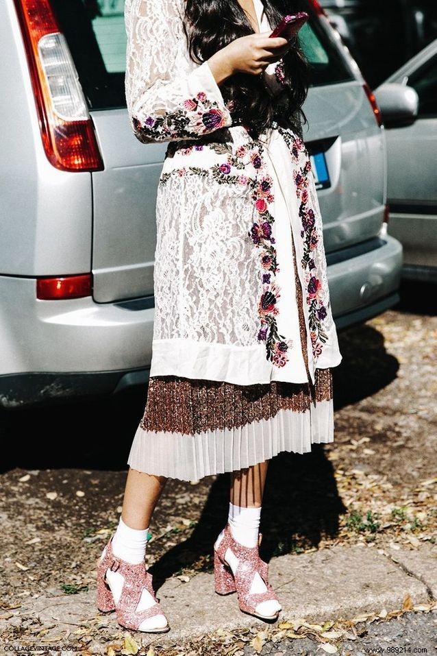 30 Stylish Ways to Wear Sandals in Winter with Socks – Expert Fashion Inspiration