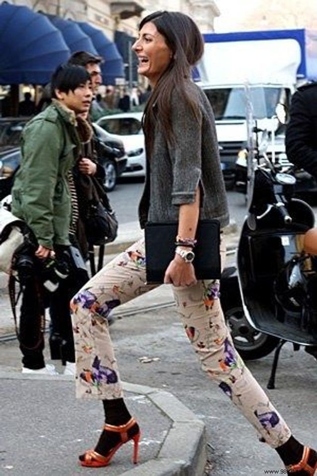 30 Stylish Ways to Wear Sandals in Winter with Socks – Expert Fashion Inspiration