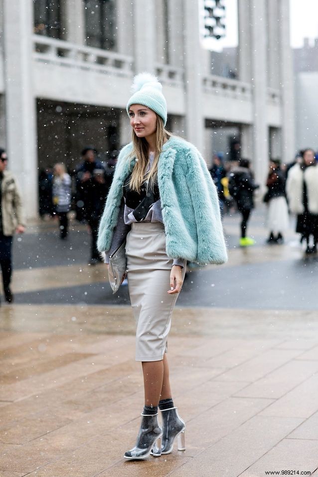 30 Stylish Ways to Wear Sandals in Winter with Socks – Expert Fashion Inspiration