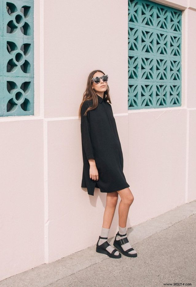 30 Stylish Ways to Wear Sandals in Winter with Socks – Expert Fashion Inspiration