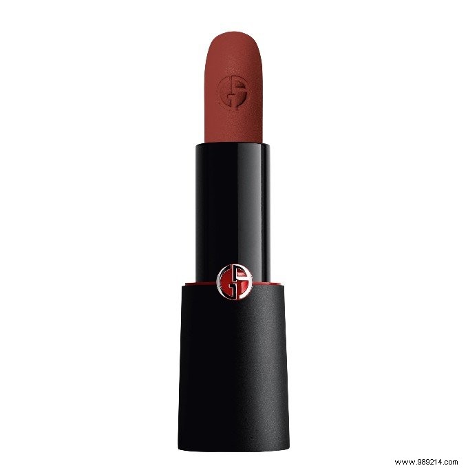 Expert Tips: Make Lipstick Last All Day Under a Mask