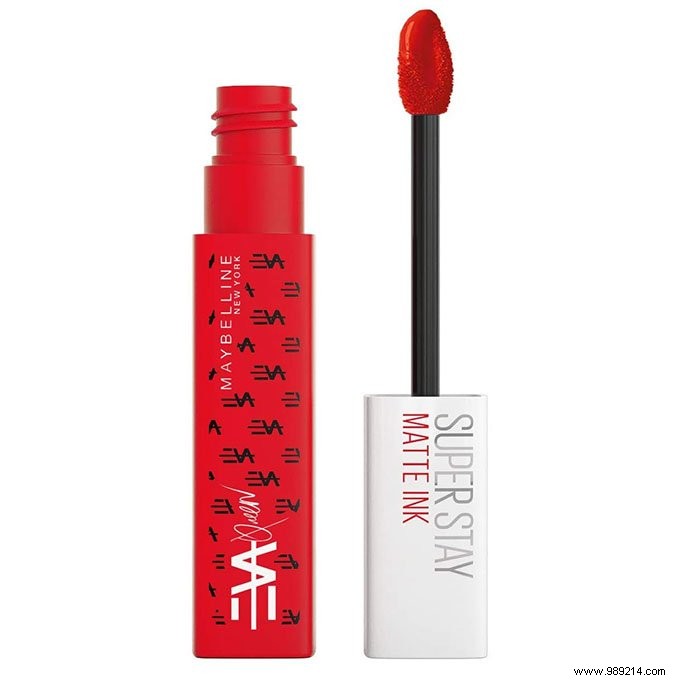 Expert Tips: Make Lipstick Last All Day Under a Mask