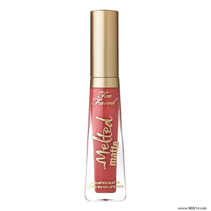 Expert Tips: Make Lipstick Last All Day Under a Mask