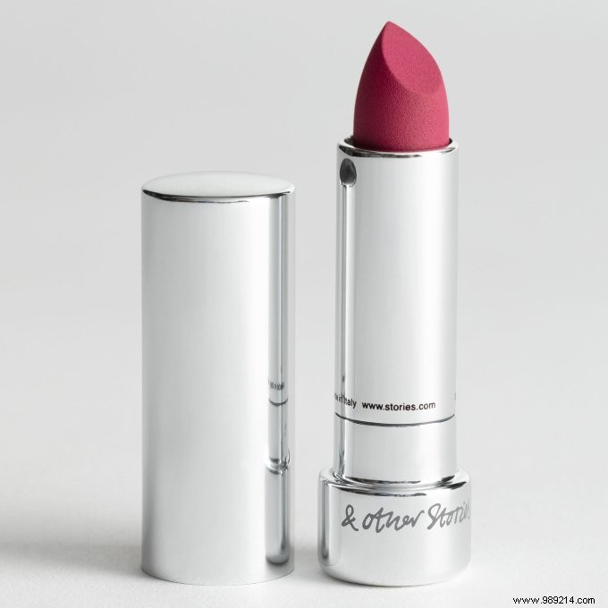 Expert Tips: Make Lipstick Last All Day Under a Mask