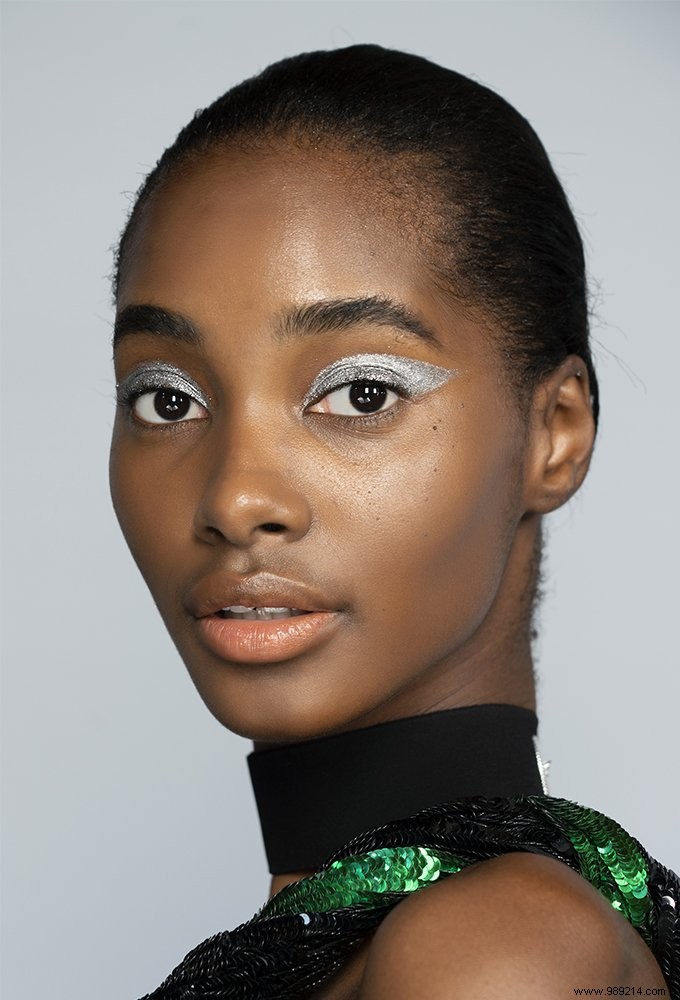 21 Stunning Evening Makeup Looks from Top Fashion Runways
