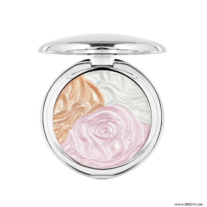 Master Metallic Makeup: Pro Tips for Stunning Eyes, Lips, and Nails