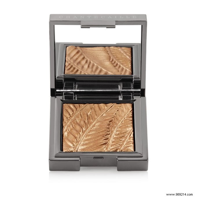 Mastering Golden Makeup: Expert Tips for a Radiant, Timeless Glow