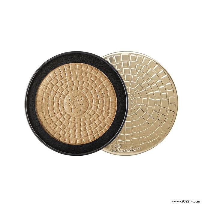 Mastering Golden Makeup: Expert Tips for a Radiant, Timeless Glow