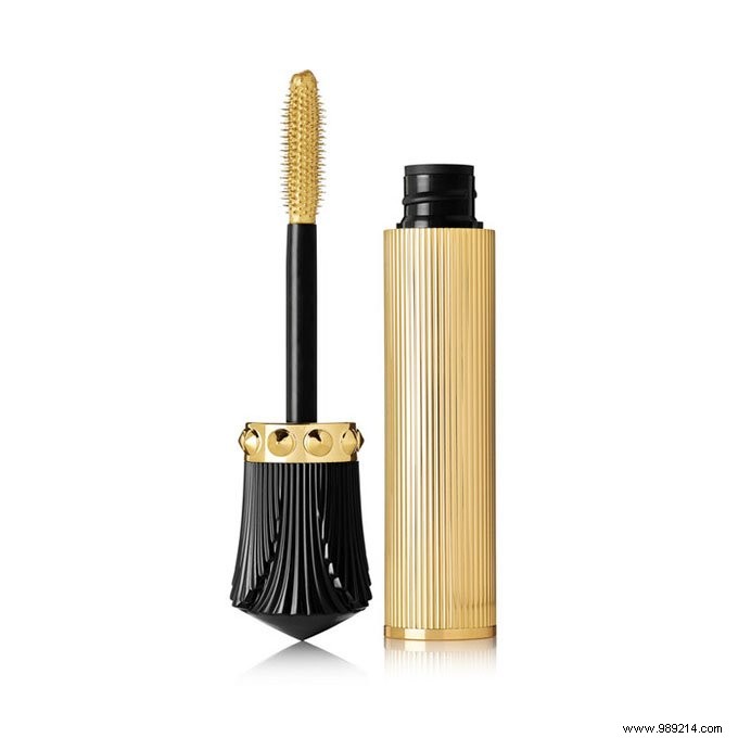 Mastering Golden Makeup: Expert Tips for a Radiant, Timeless Glow