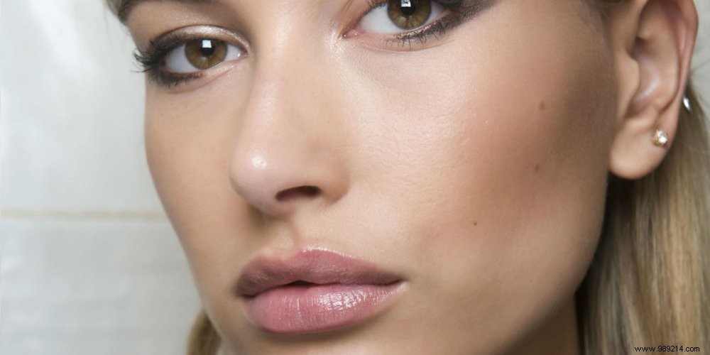 9 Pro Makeup Artist Vaseline Hacks for Glowing Skin and Flawless Beauty