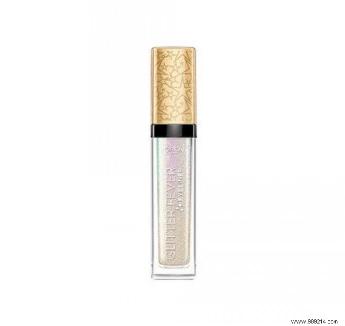 How to Master Frosted Makeup: Glowy Complexion, Iridescent Eyes, and Icy Lips