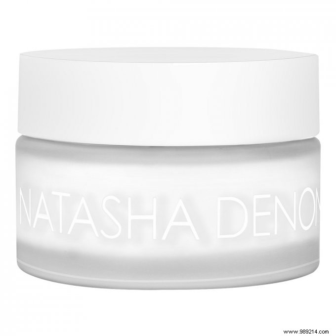 How to Master Frosted Makeup: Glowy Complexion, Iridescent Eyes, and Icy Lips