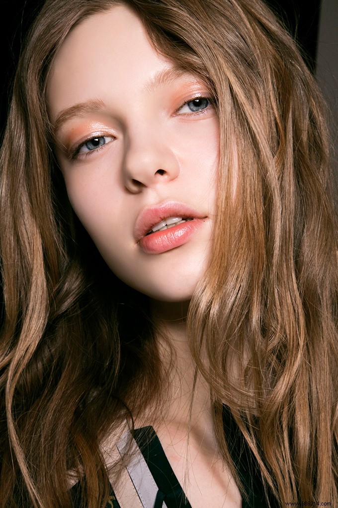 How to Master Peach and Coral Makeup Shades for Every Skin Tone