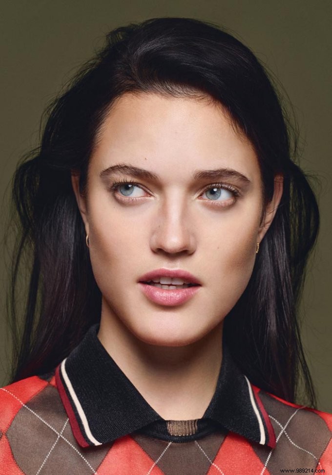 4 Expert Makeup Techniques: Transform from Nude to Evening Glam