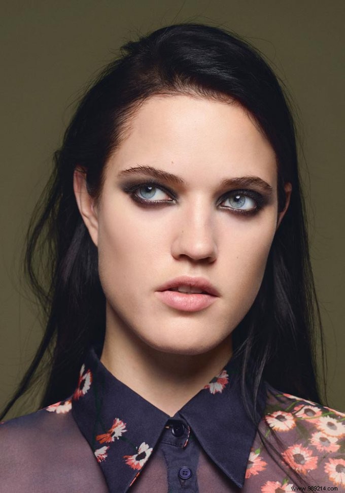 4 Expert Makeup Techniques: Transform from Nude to Evening Glam