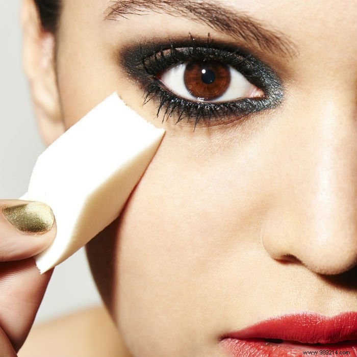 Expert Guide: How to Apply Foundation with a Makeup Sponge for Flawless Coverage