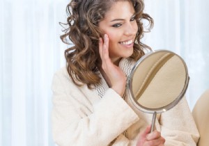 What Is a Magnifying Mirror Used For? Expert Guide to Makeup, Grooming, and Skincare