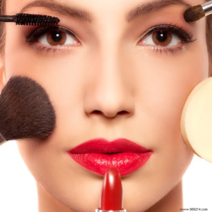 Concert Makeup Essentials: Build Your Portable Kit for All-Night Glamour