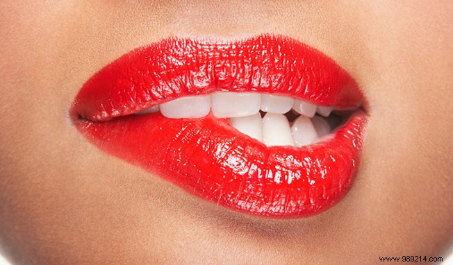 Concert Makeup Essentials: Build Your Portable Kit for All-Night Glamour