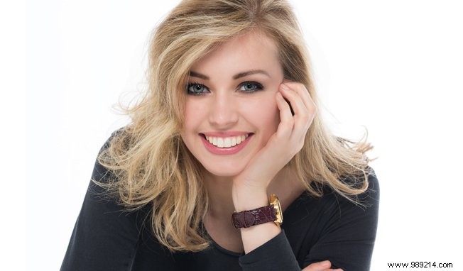 3 Expert Makeup Looks to Revitalize Your Blonde Hair Color