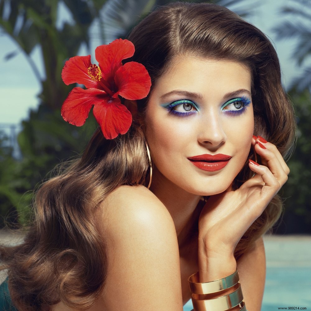 Vibrant Bird of Paradise-Inspired Summer Makeup from Fashion Week Runways