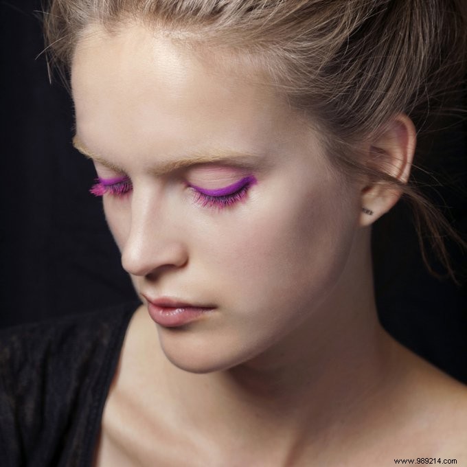 Vibrant Bird of Paradise-Inspired Summer Makeup from Fashion Week Runways