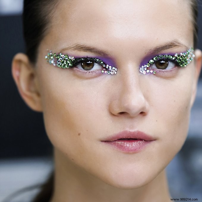 Vibrant Bird of Paradise-Inspired Summer Makeup from Fashion Week Runways