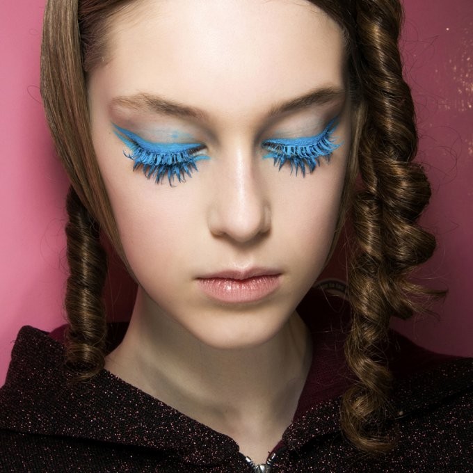 Vibrant Bird of Paradise-Inspired Summer Makeup from Fashion Week Runways