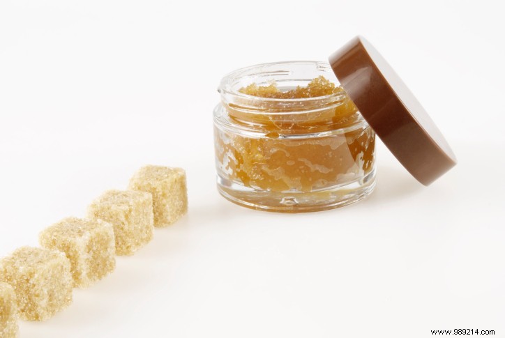 DIY Foaming Brown Sugar Scrub: Weekly Exfoliating Recipe for Silky Soft Skin