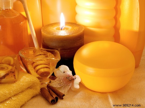 Natural DIY Body Lotion Recipe: Rose, Honey, and Almond Oil for Soft Skin