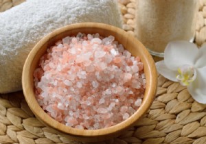 DIY Pink Himalayan Salt Body Scrub: A Pro Beauty Ritual for Glowing Skin