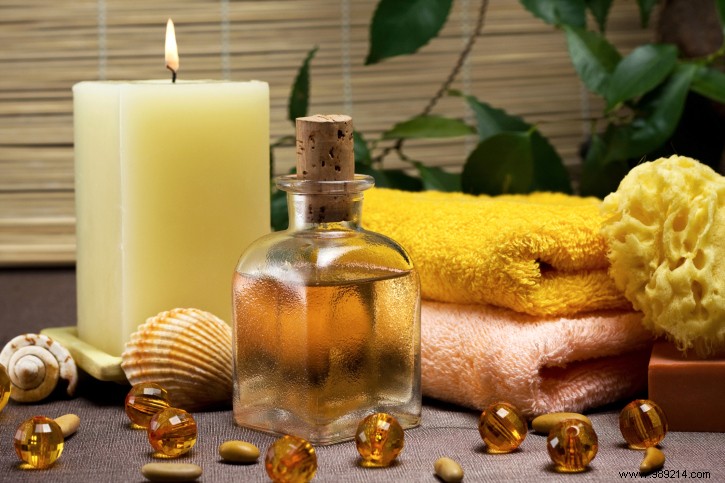 Expert DIY Recipe: Luxurious Light Bath Oil for Nourished, Silky Skin