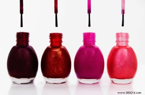 Expert Guide: How to Choose the Perfect Nail Polish Color for Your Skin Tone