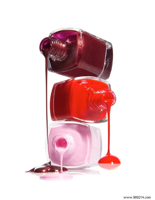Expert Guide: How to Choose the Perfect Nail Polish Color for Your Skin Tone