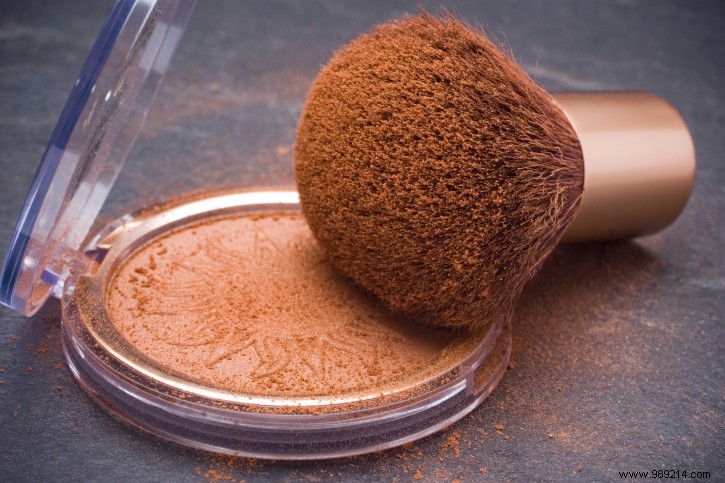 How to Apply Bronzer: Expert Steps for a Flawless Glow