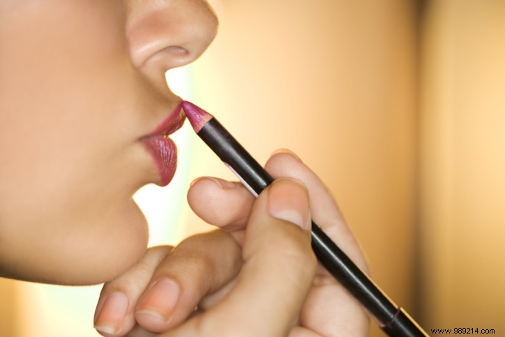 How to Apply Lip Liner Perfectly: Expert Step-by-Step Guide