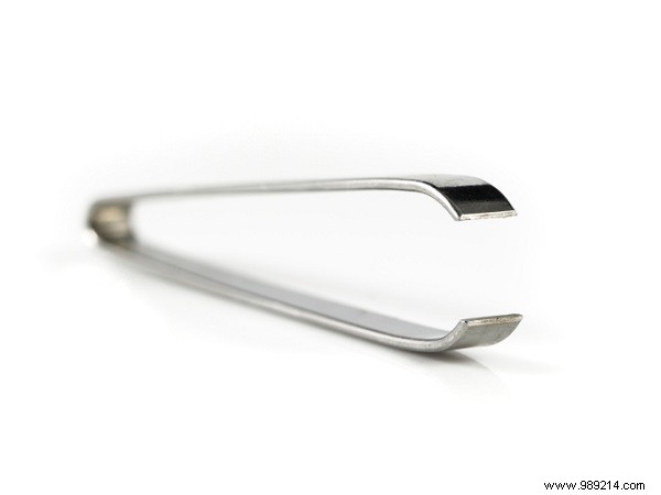 Expert Beauty Tip: How to Keep Your Tweezers Sharp and Effective