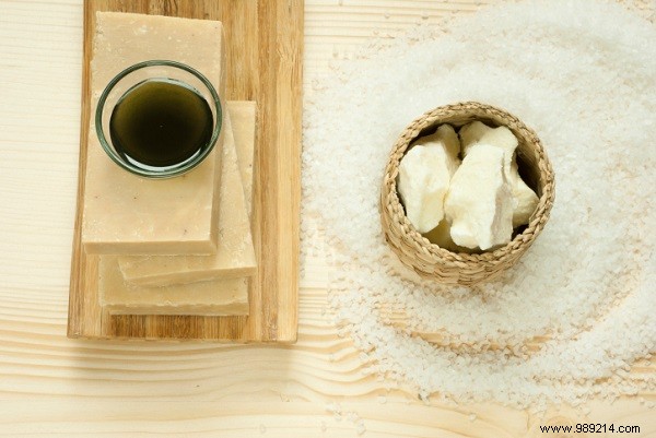 Luxurious DIY Melting Butter Recipe to Fade Stretch Marks on Belly and Thighs