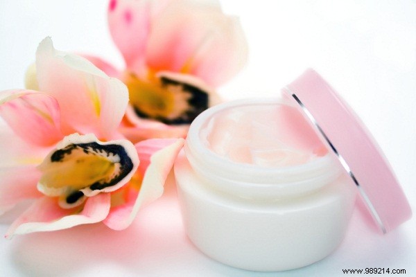 Homemade Rose Water Day Cream: Nourishing Recipe for Dry & Sensitive Skin