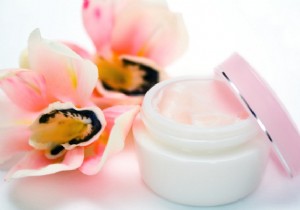 Homemade Rose Water Day Cream: Nourishing Recipe for Dry & Sensitive Skin