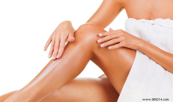 DIY Draining Massage Oil Recipe for Toned, Lightweight Legs