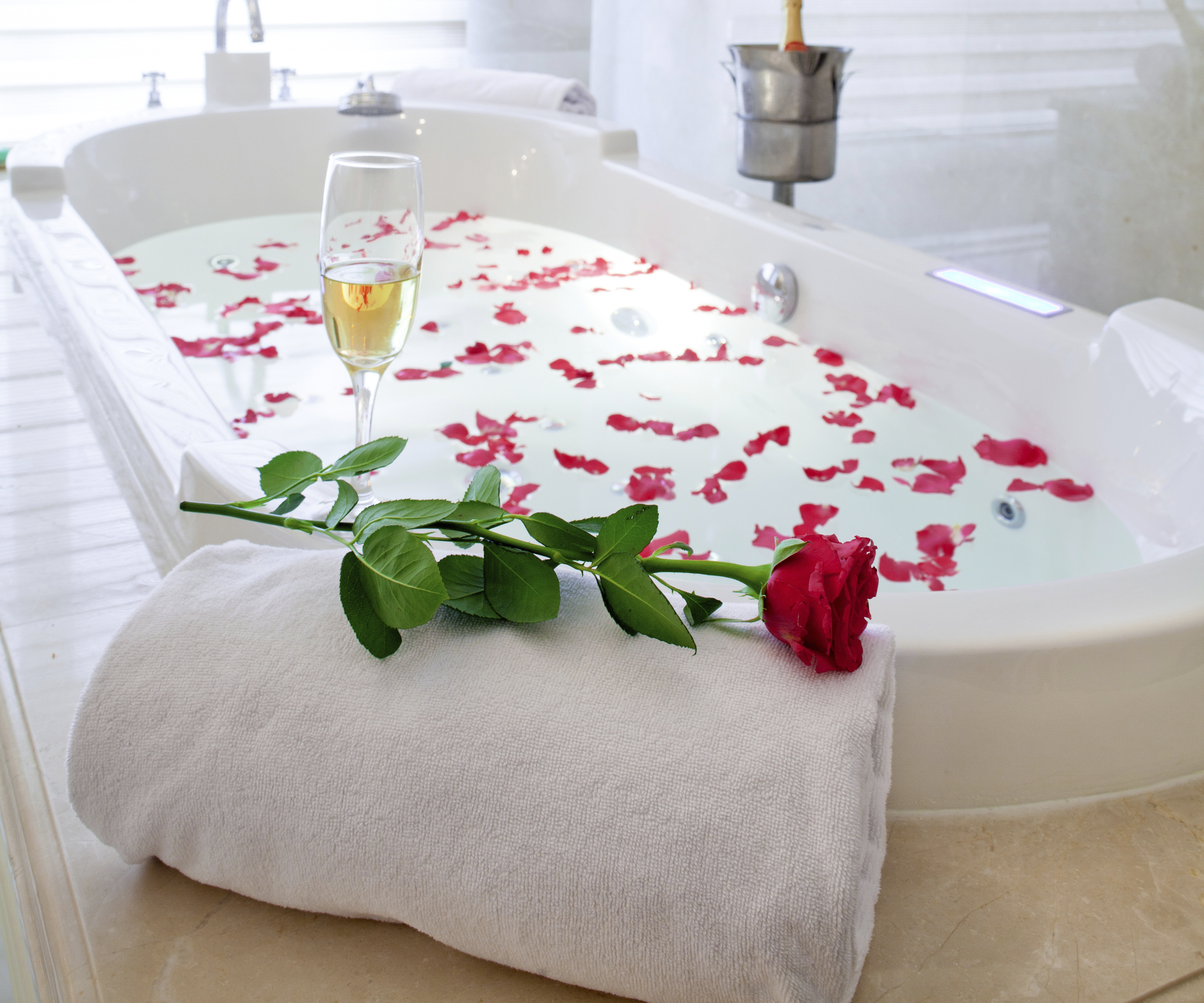 Egyptian Donkey Milk Bath: Luxurious Recipe for Velvety, Rejuvenated Skin