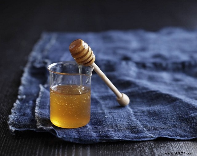 Honey and Lemon Face Mask: Natural DIY Remedy for Oily and Combination Skin